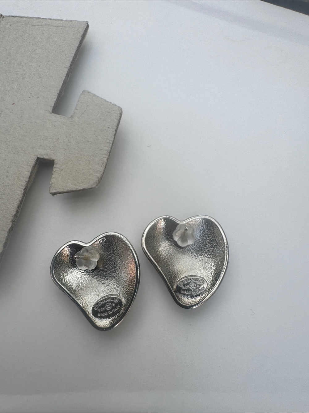 Earrings Heart CC Logo Stud Earrings - White and Silver-Tone - Picture 4 of 4